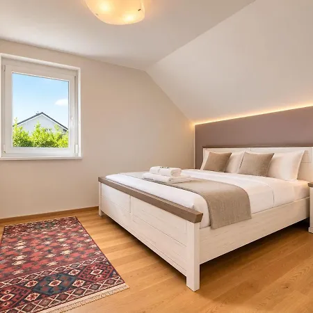 Haus Mit Whirlpool, Garten & Wintergarten Bei Wien Strasshof an der Nordbahn